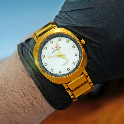 Stainless Golden OVAL Band Quartz Wrist Watch Black OVAL CD Collection Turntable Dial Men